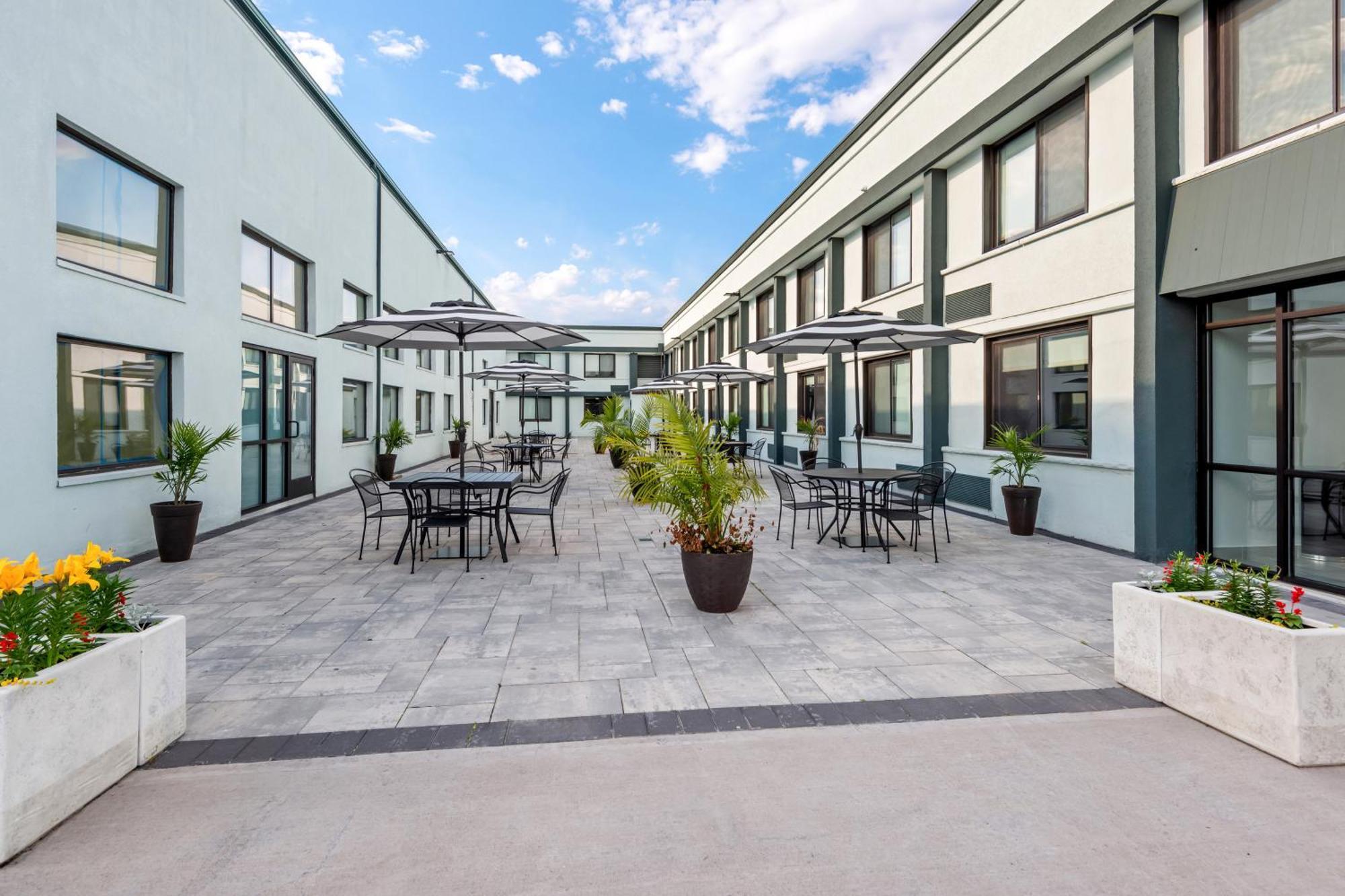 Hometowne Studios By Red Roof & Conference Center קורטלנד מראה חיצוני תמונה